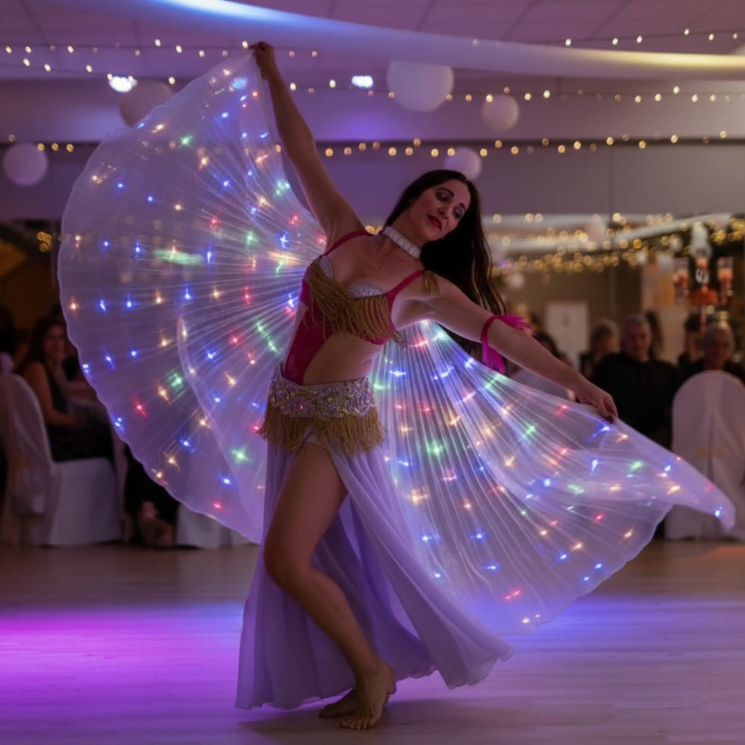 Bauchtanzshow mit LED-Isiswings